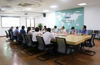 鄞州區(qū)商務局領導莅臨國(guó)貿走訪調研