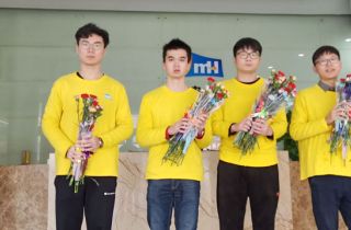 “三八婦女(nǚ)節”，萌恒為(wèi)女(nǚ)同胞送鮮花(huā)表祝福